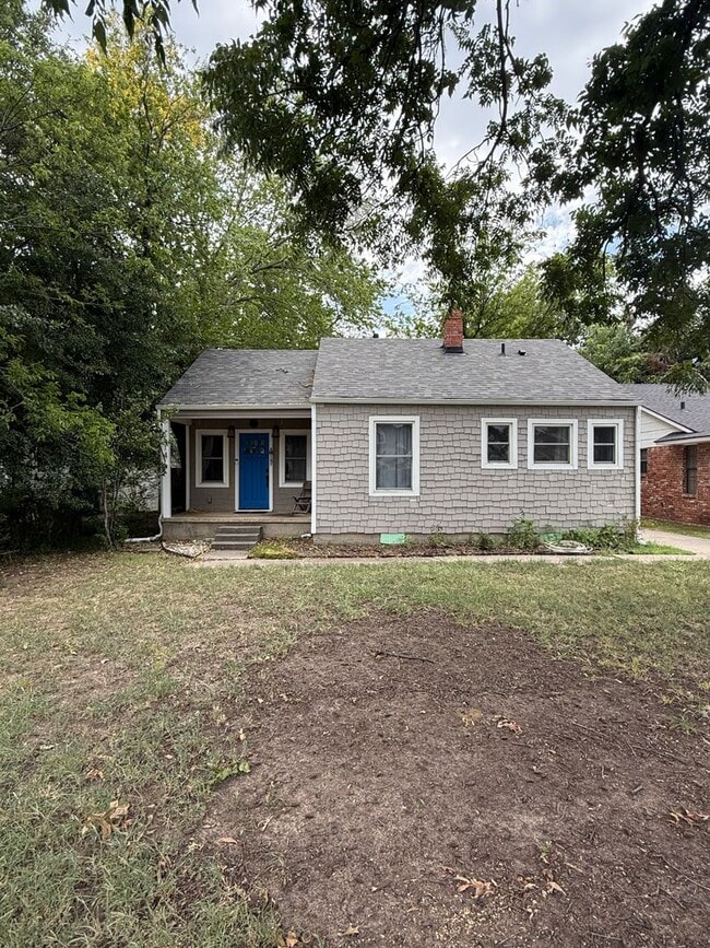 Building Photo - 2 bed/1 bath Norman Cottage