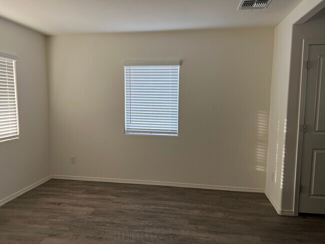 Photo - 2517 N McDonald Ln