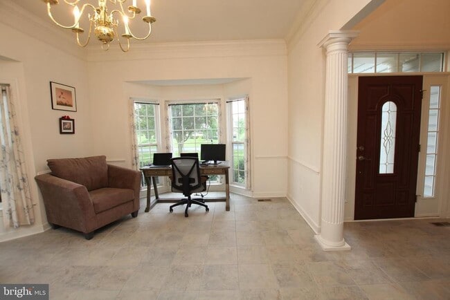 Building Photo - 27145 Buckskin Trail Rental