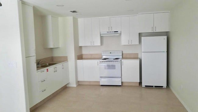 Building Photo - 3307 Magdalena St Unit 8 Rental