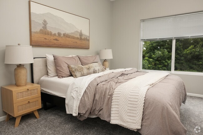 Building Photo - The Oaks at Lakeview Rental
