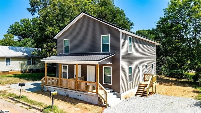 Photo - 302 E St