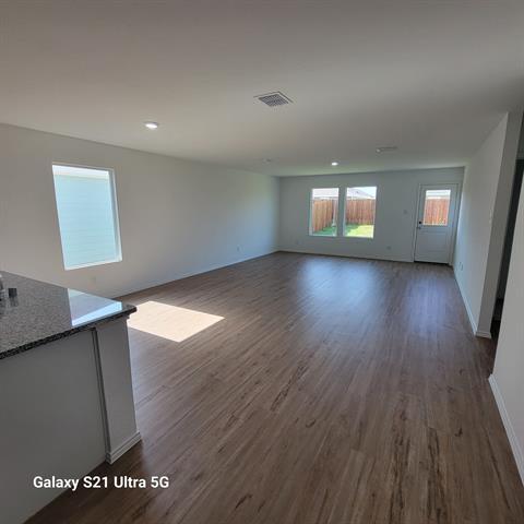 Photo - 318 Mahogany Ln