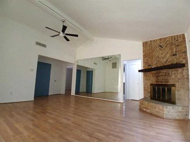Building Photo - 1126 E Brompton Dr Rental