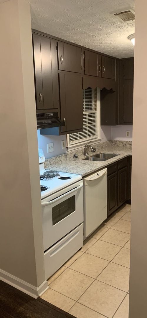 Photo - READY NOW! Beautiful townhome! 2 bedroom 2.5 bathroom in Snellville