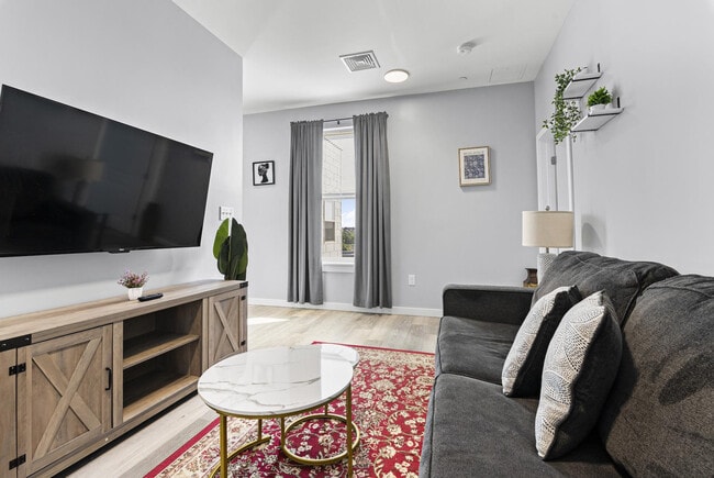 Photo - 95 Broadway Unidad ID1240270P