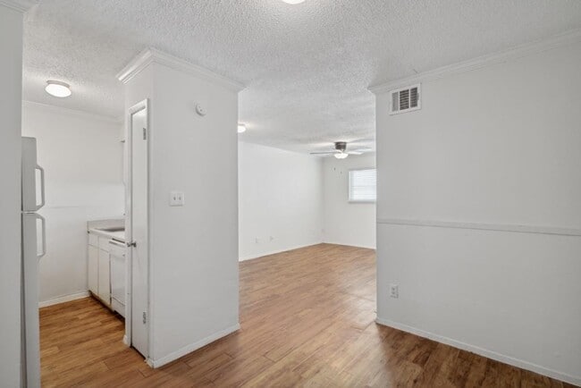 Building Photo - 4105 Speedway Unit 105