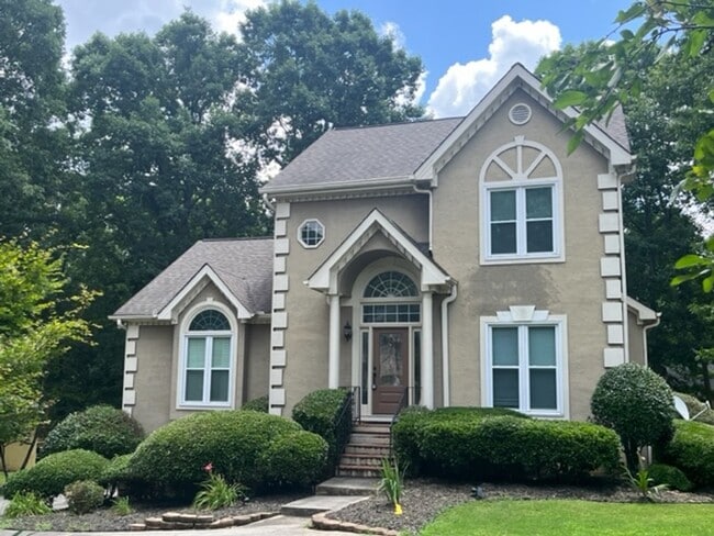 Building Photo - Beautiful Large Home