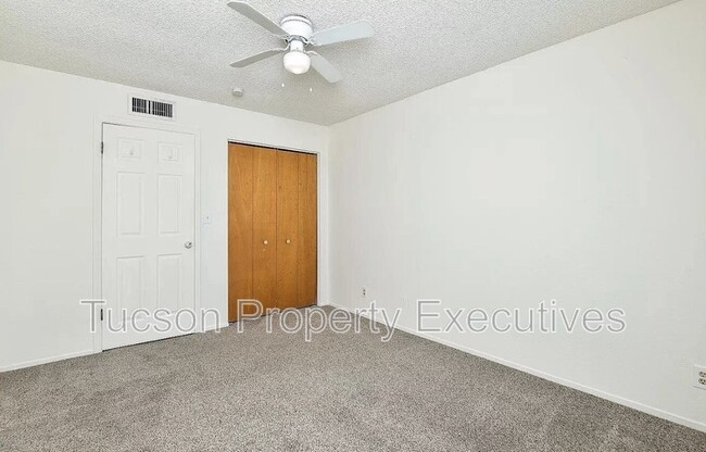 Photo - 902 E Elm St