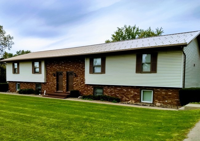 Exterior - 3914 Station Rd