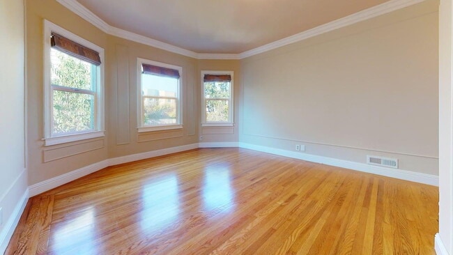 Photo - "Charming 4-Bed, 4-Bath Oasis in San Francisco with 1,963 Sq Ft of Comfort!"