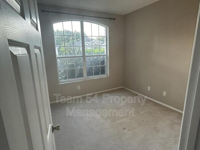 Photo - 6323 Sturbridge Ct