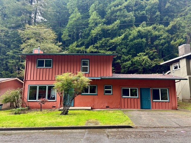 Building Photo - Spacious 4-Bedroom Home with Bonus Room in...