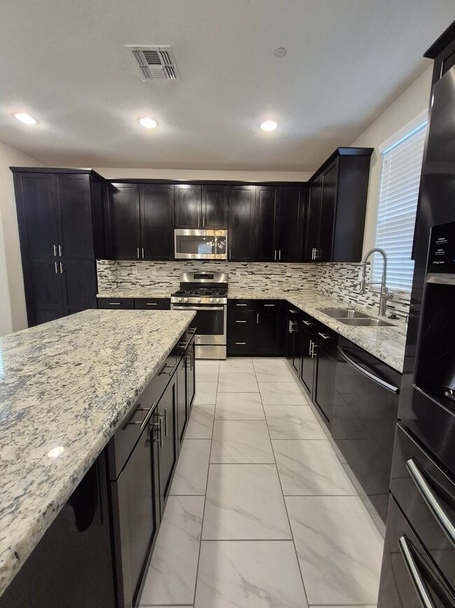 Photo - Gorgeous 4bd/2.5ba Two Story Home In Roseville!