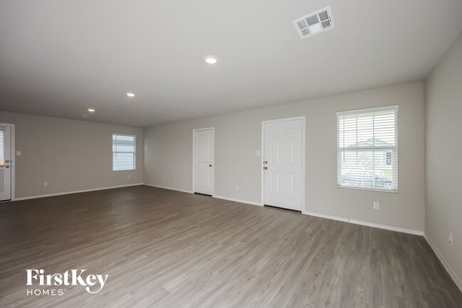 Photo - 10803 Prusiner Dr