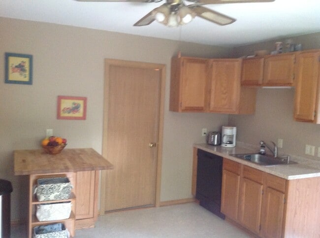 Photo - 1920 N Water St