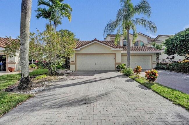 Photo - 652 W Palm Aire Dr