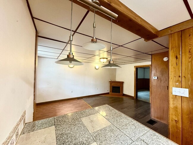 Photo - 423 E 12th St Unit APT #3