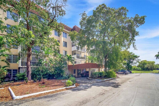 Photo - 4160 Inverrary Dr Unit 308
