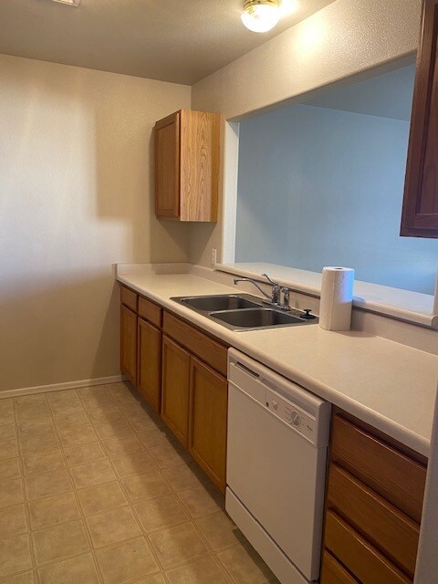 Open Kitchen - 835 E Cedar Ct Unit A