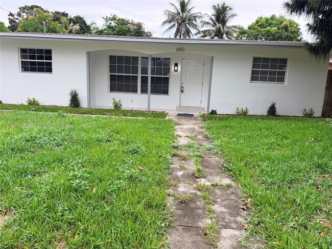 Photo - 650 SW 55th Ave