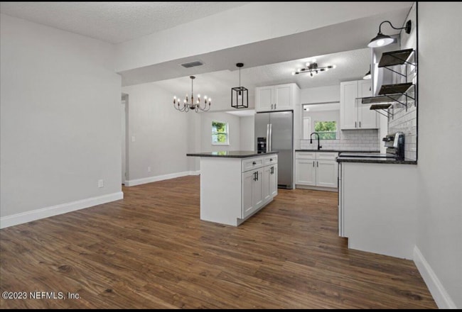 Photo - 2203 Bourget Dr