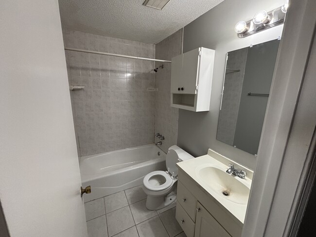 Photo - 807 Miriam Ave