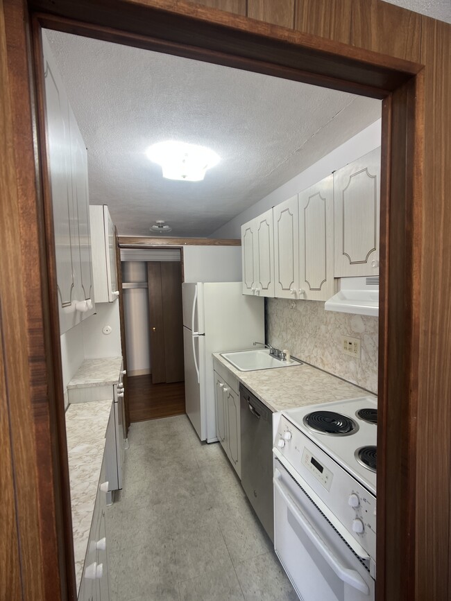 Photo - 123 Sewall Ave Unit 2D