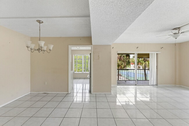 Photo - 4152 Inverrary Dr Unit 311