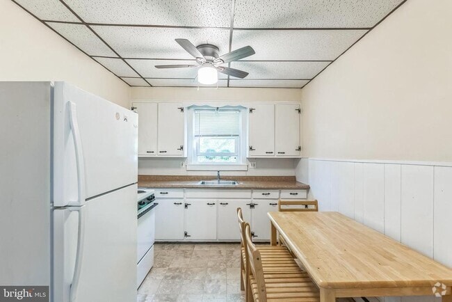 Building Photo - 1127 Queen St Rental