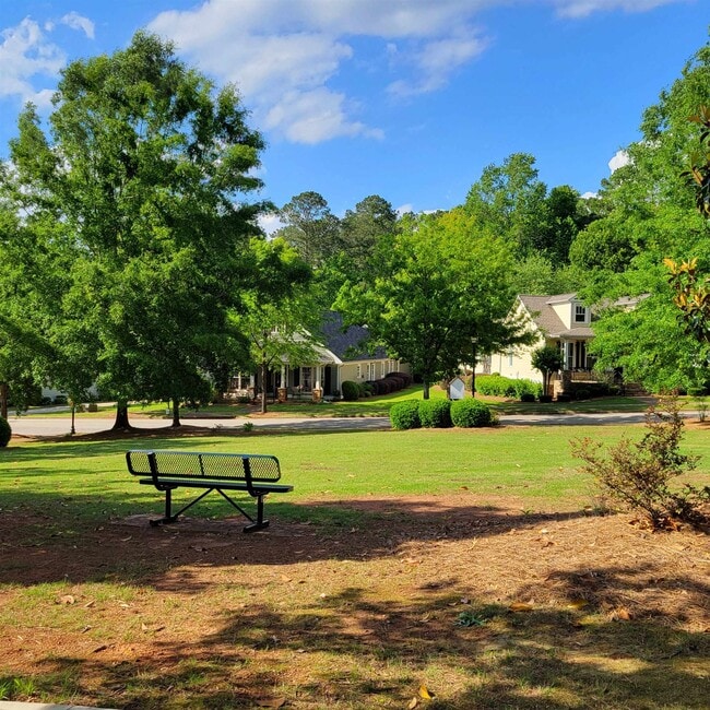 Photo - 1111 Surrey Ln