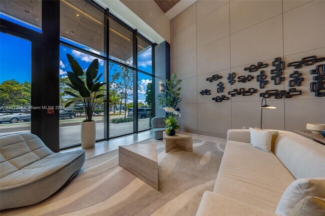 Photo - 580 72nd St Unidad 910