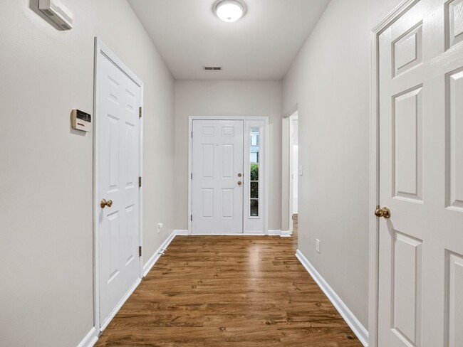 129 Bathurst Ln