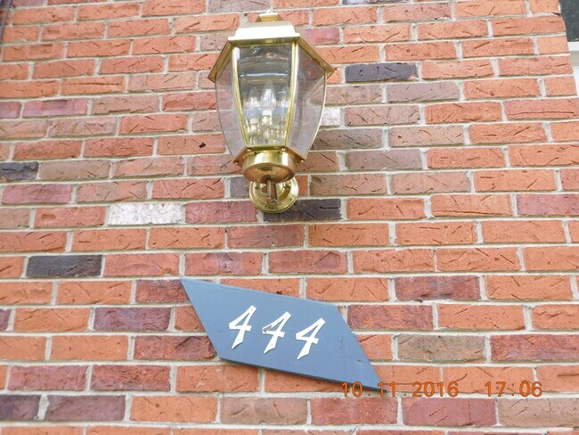 Photo - 444 N Fox Hills Dr Unit 7