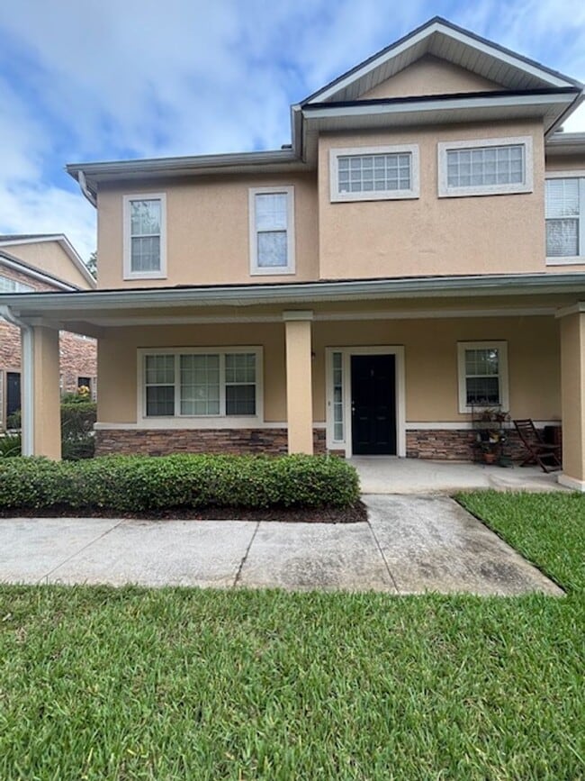 Building Photo - Charming 3-Bedroom Townhome in a Prime Nei...