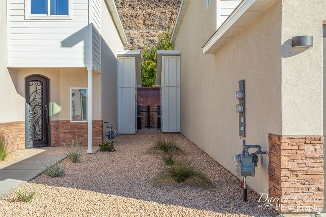 Photo - 4 bedroom, 2.5 bathroom townhome in Hurricane!