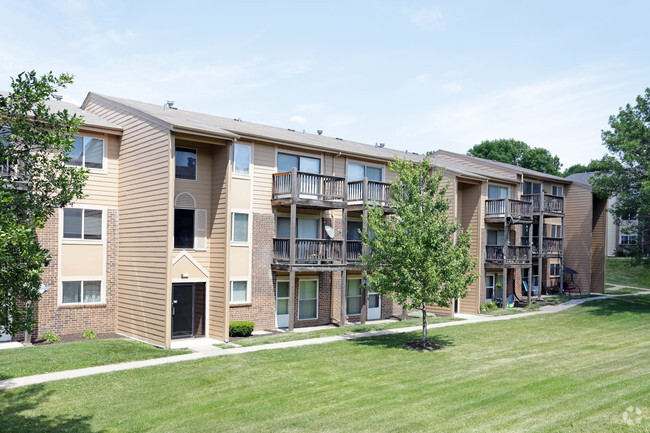 Briarwood by Broadmoor Apartments For Rent in Omaha, NE | ForRent.com