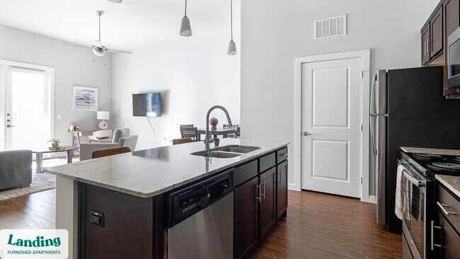 Photo - 4300 Cromwell Dr Unidad 4305