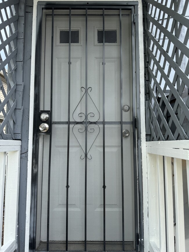 Photo - 3860 E 72nd St Unit 3