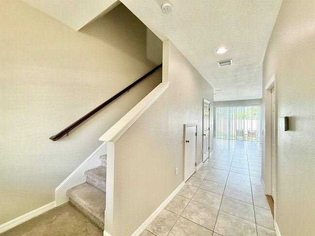 Photo - 7123 Summer Holly Pl