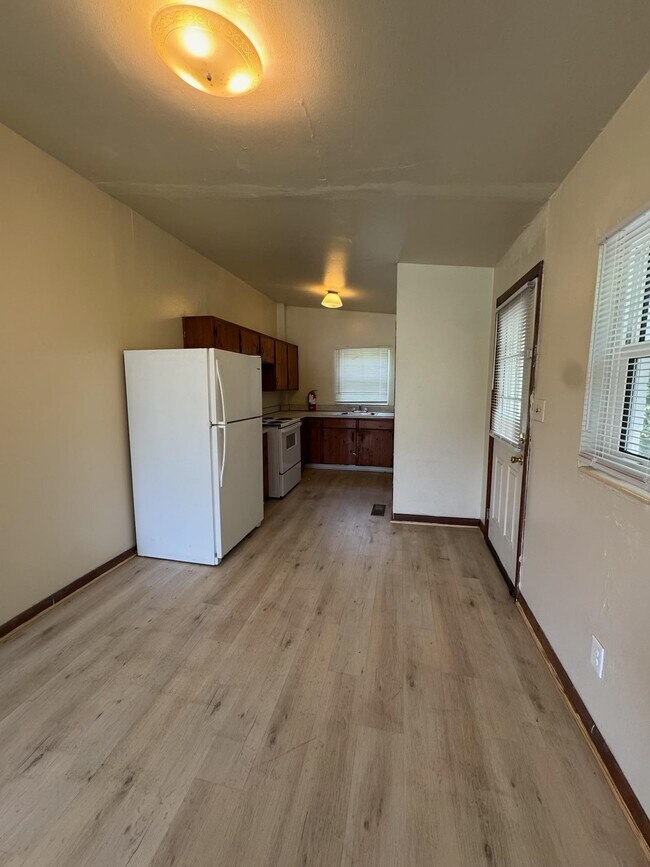 Photo - 1850 Ivy Ln