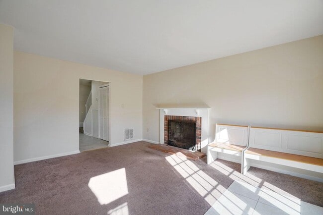 Photo - 9 Park Square Dr