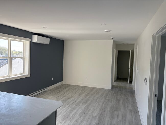 Photo - 55 Rosedale Av Unit 1 - 4 available