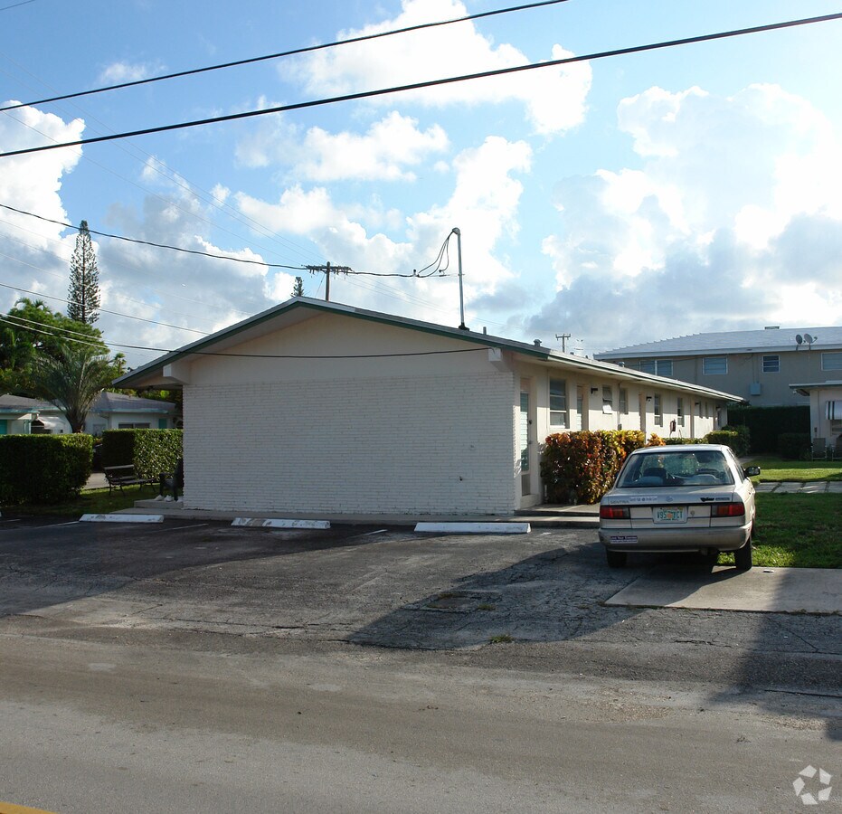 Photo - 1702 NE 9th St