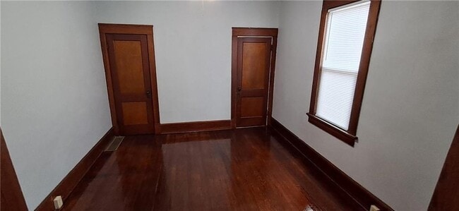 Photo - 120 Fulkerson St