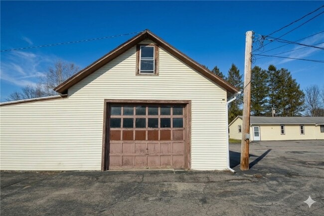 Photo - 4395 Nine Mile Point Rd - Unit N Rd