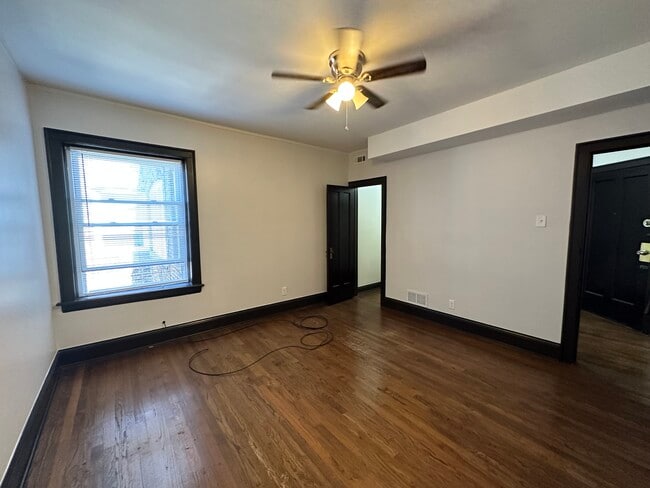 Photo - 7929 S St Lawrence Ave Unit 1S