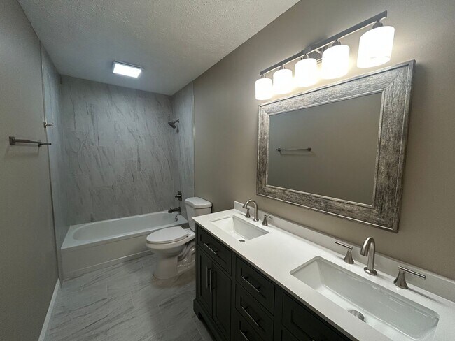 Photo - Oak 100-102 Unit 102
