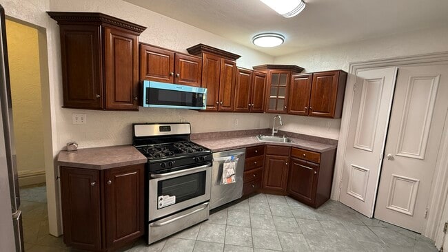 2016 E Carson St Unit 2016 E Carson St., 2nd Floor