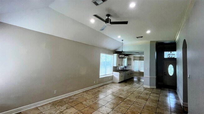 Photo - 2402 Raintree Village Dr